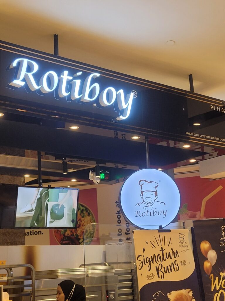 Công nghệ in UV trong tranh điện: Bí mật tạo nên độ sắc nét và chiều sâu hình ảnh