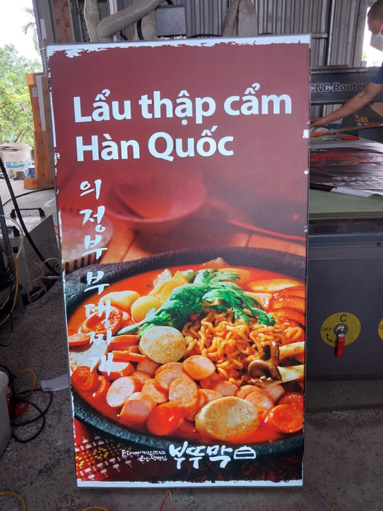 Cấu Tạo Chi Tiết Của Một Bức Tranh Điện Tiêu Chuẩn