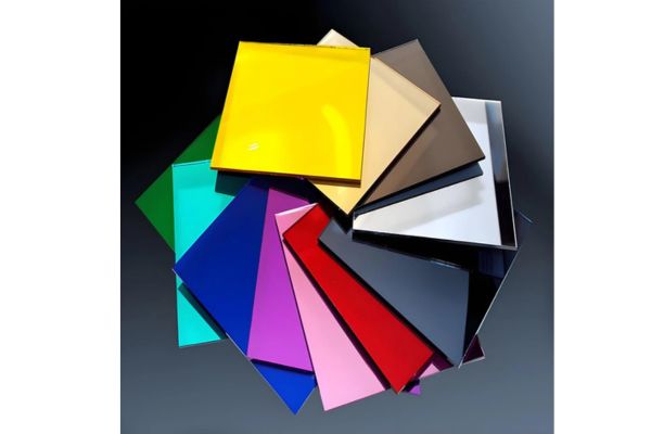 So sánh khung nhôm, khung mica và khung composite trong tranh điện