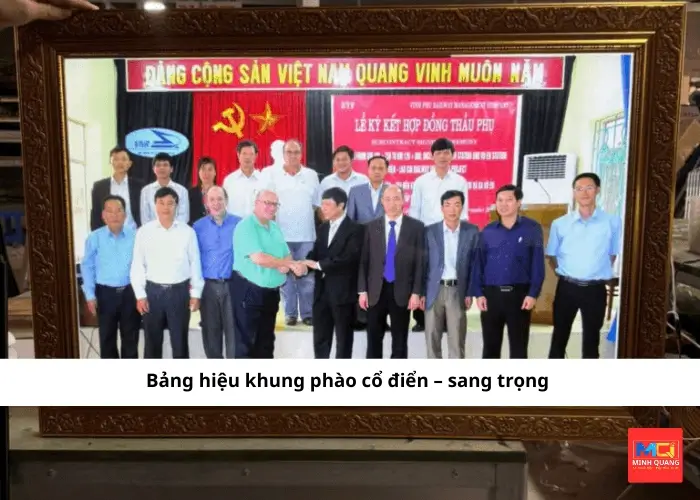 Bảng hiệu khung phào cổ điển – sang trọng cho spa, nhà hàng, showroom