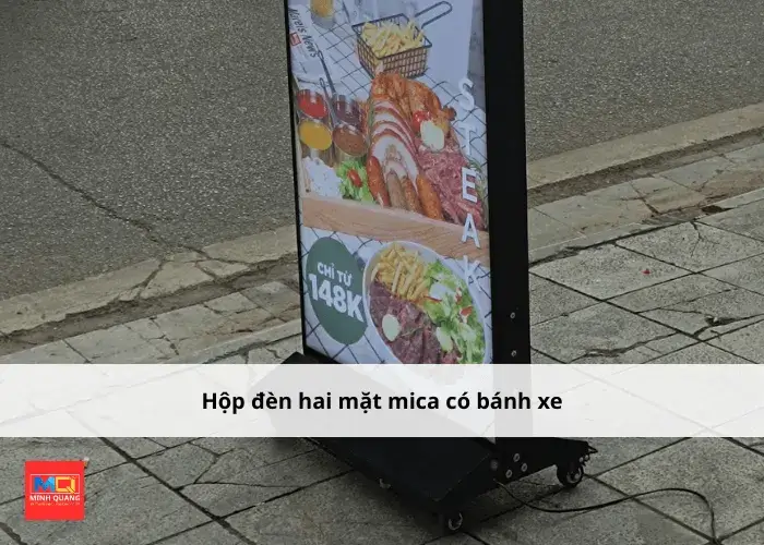 Hộp đèn hai mặt mica có bánh xe